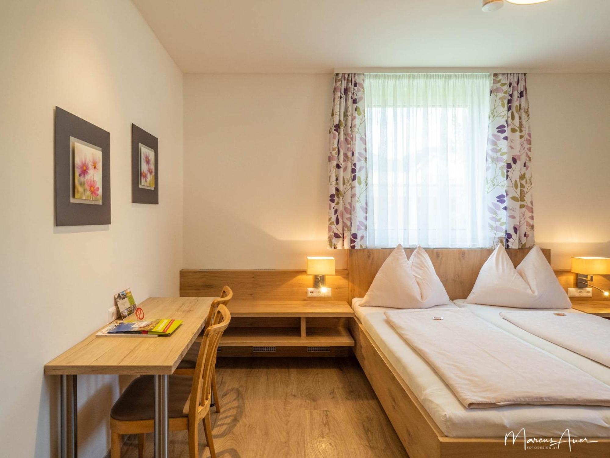 Pension Ehrenfried - Hotel Garni Kindberg Стая снимка