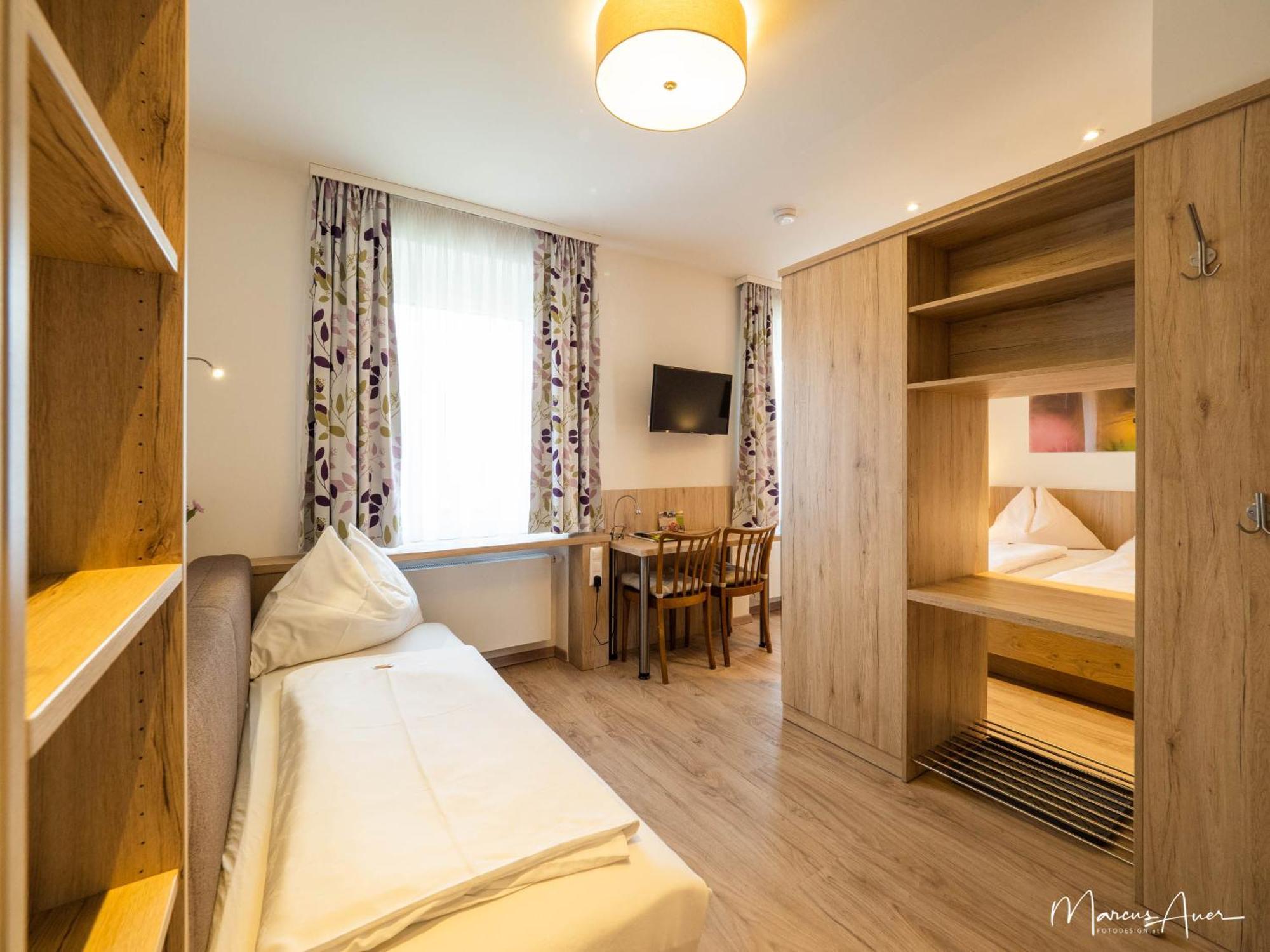Pension Ehrenfried - Hotel Garni Kindberg Стая снимка